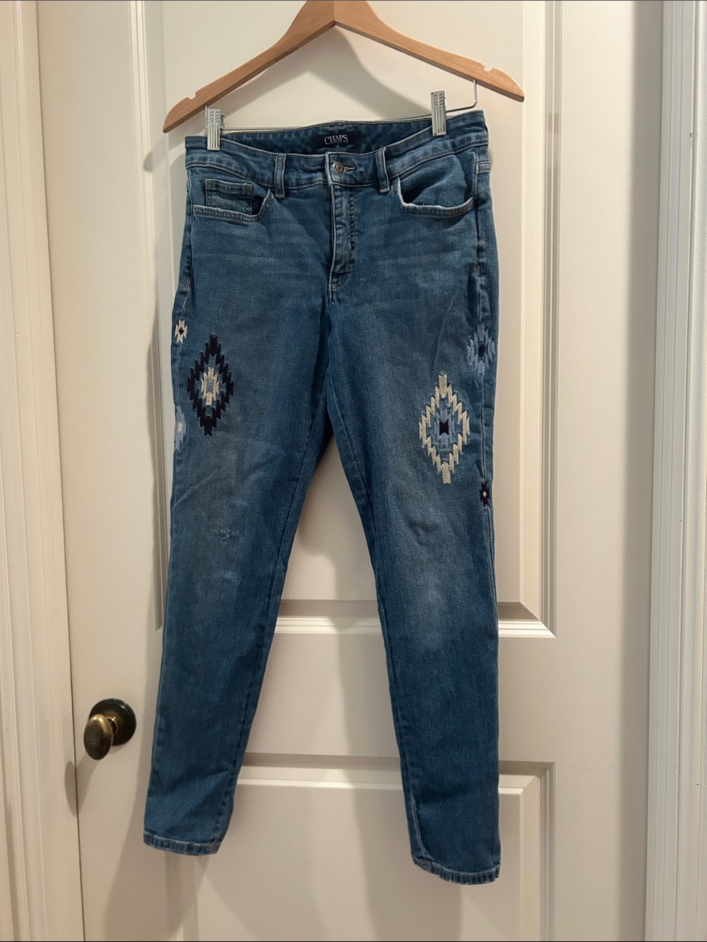 Chaps Embroidered Aztec Navajo Blue Skinny stretch Denim Distressed Jeans size 6